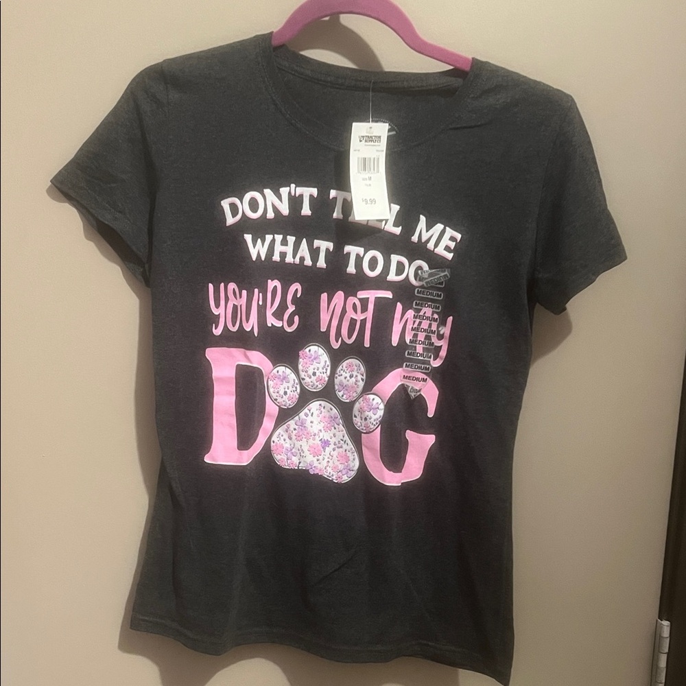 6 women’s medium tshirts